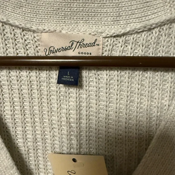 Universal Thread Light Gray V-Neck Sweater Vest - Picture 2 of 3